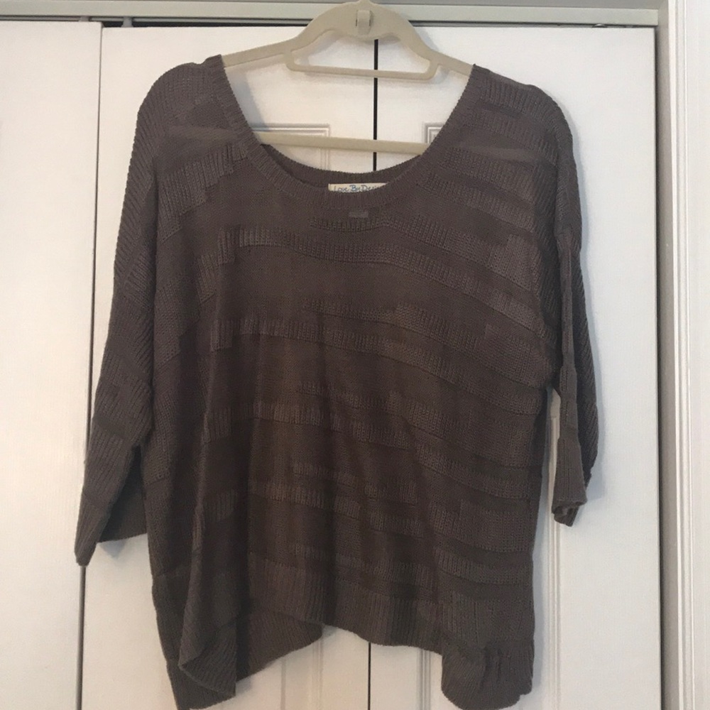 Sweater with texture, purple/brown,buttons on back
